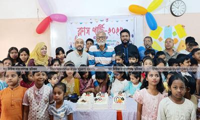 রোকেয়া খন্দকার স্কুলে ইংলিশ মিডিয়াম চালুর স্বপ্ন তৈমূরের