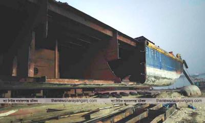 মালবাহী জাহাজ কেটে বিক্রি করে দিল ছাত্রদল নেতা
