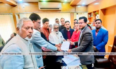 নারায়ণগঞ্জ-৩ আসনে বিএনপি প্রার্থীর মনোনয়নপত্র দাখিল