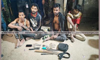 শহরের গলাচিপায় যৌথবাহিনীর অভিযানে গ্রেপ্তার ৪