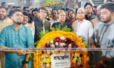 একুশের প্রথম প্রহরে ভাষা শহীদের প্রতি সানির শ্রদ্ধা নিবেদন