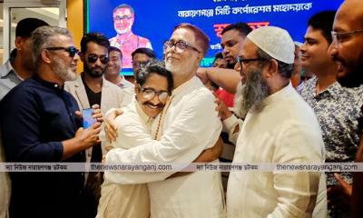 বাপ্পি রায় চৌধুরীকে বুকে জড়িয়ে নিয়ে নাসিক প্রশাসক সাখাওয়াত