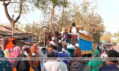 টিসিবি পণ্যে অতিরিক্ত ১০টাকা নেওয়ার অভিযোগ