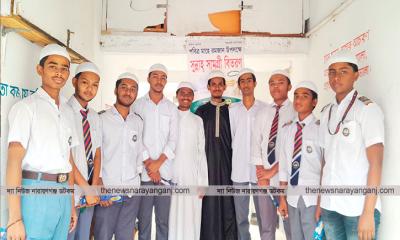 শিক্ষার্থীদের মাঝে সুন্নাহ সামগ্রী বিতরণ