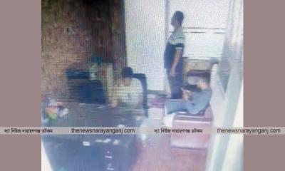 ইফতার পার্টির ‘খরচ’ গার্মেন্ট কারখানায় ঢুকে এনসিপি কর্মীর হুমকি!