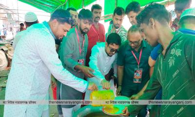 যুবদল নেতা রুবেল হোসেনের ১০০ ডেগ খিচুড়ি বিতরণ