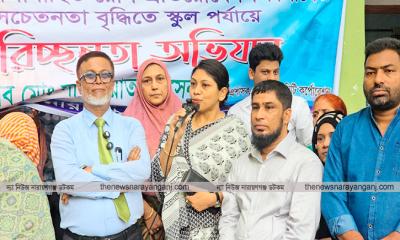 মার্কেটের সিড়ি থেকে মর্গ্যানের ছাত্রীদের ক্লাসরুম দেখা যায়