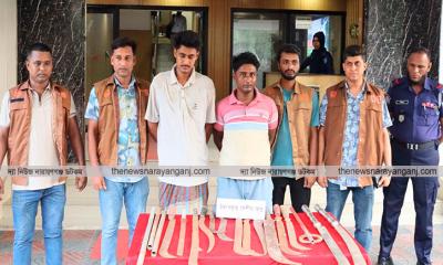 বন্দরে ব্লাক জনি গ্রেপ্তার