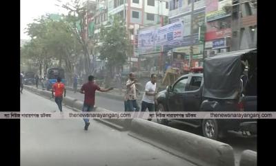 আইভীকে নিয়ে যাওয়ার সময় পুলিশের গাড়ি বহরে হামলা