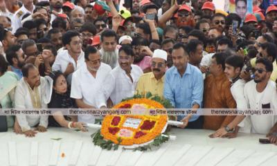 জিয়াউর রহমানের মাজার জিয়ারতে জাকির খান
