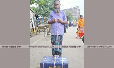 নামাজ পড়তে গিয়ে ব্যাটারি চুরি, সেই  রিকশা চালকের পাশে বিএনপি নেতা