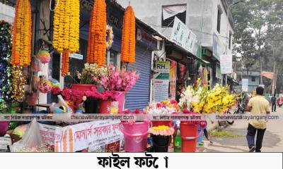 ফুটপাতে বসার জায়গা নিয়ে মারামারি, হকারের ঘুষিতে হকার নিহত