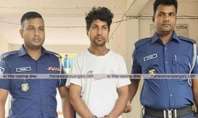 ফতুল্লায় স্কুল শিক্ষার্থীদের ধর্ষণের অভিযোগে শিক্ষক গ্রেপ্তার