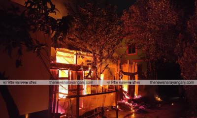 সোনারগাঁয়ে দুই ভাইয়ের গ্রুপের সংঘর্ষ, অগ্নিসংযোগ ও লুটপাট