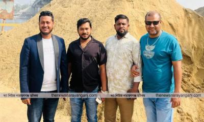ময়লার টাকা ভাগ নিতে ব্যবসায়ীকে হুমকি