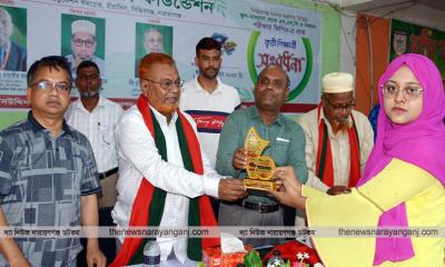 বই মানুষ তৈরি করে, শিক্ষক তৈরি করে, রাজনীতিবিদ তৈরি করে