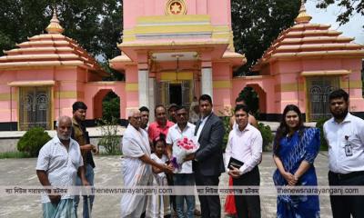 ৮০ বছরের পুরনো মন্দির পরিদর্শনে জেলা প্রশাসক