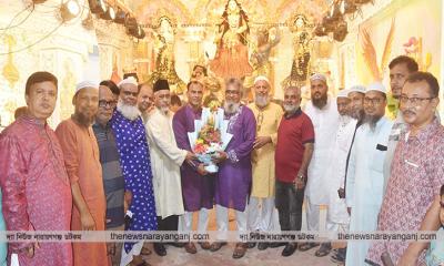 উকিলপাড়া পূজামন্ডপ পরিদর্শনে হোসিয়ারি সমিতি সভাপতি