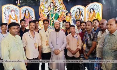 বন্দর থানার ২৮টি দুর্গাপূজা মন্ডপে মাকসুদ হোসেনের আর্থিক অনুদান