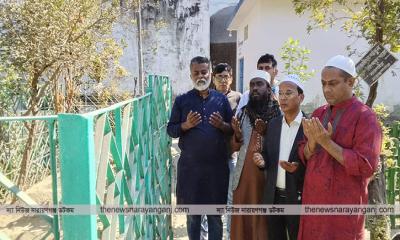 হাসান জামালের কবর যিয়ারতে খোরশেদ