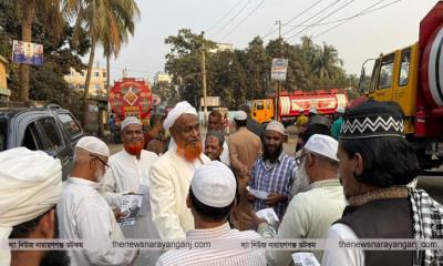 বটগাছে ভোট চাইলেন নান্নু মুন্সী