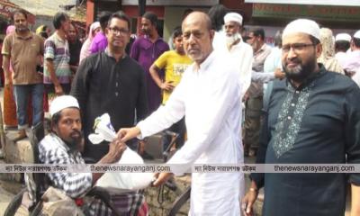 বিএনপি নেতা বাবুলের ঈদ সামগ্রী বিতরণ