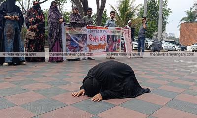 সাব্বির হত্যার বিচার দাবীতে মাটিতে লুটিয়ে পড়ে স্বজনদের আহাজারি