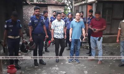 বন্দরে দুই পুলিশ সদস্যকে কুপিয়ে আহত