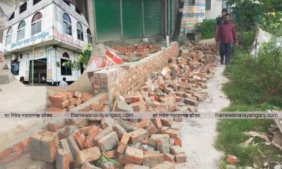 সিদ্ধিরগঞ্জে মসজিদের প্রাচীর ভাঙচুর, টাকা লুটের অভিযোগ