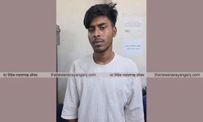 মোবাইল কিনে না দেওয়ায় বাবাকে কুপিয়ে জখম, পুত্র গ্রেফতার