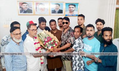 জাকির খানের সাথে যুবদল নেতা দেলোয়ার শাহ্’র সৌজন্য সাক্ষাৎ