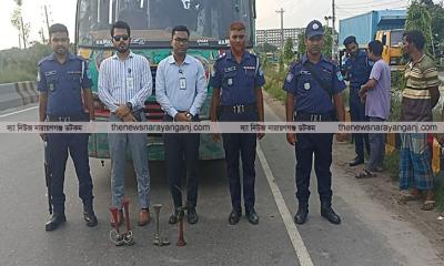 ৩ যানবাহনকে জরিমানা, হর্ণ জব্দ