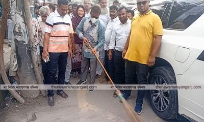 সড়ক ঝাড়ু, উল্টো পথে ট্রাক দৌড়ে আটকালেন সাখাওয়াত