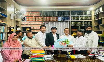 আইন কলেজের এডহক কমিটির আনোয়ার প্রধানকে শুভেচ্ছা