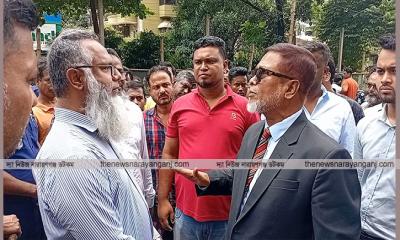 রেলওয়ের প্রকল্প পরিচালকের উপর ক্ষোভ ঝাড়লেন নাসিক প্রশাসক