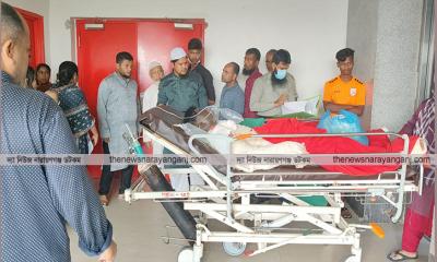 বন্দরে গ্যাস বিস্ফোরণে দগ্ধদের পাশে আবদুল জব্বার