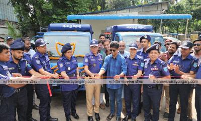 বন্দর থানাকে দুটি পিকআপ উপহার দিলেন আবুল কালাম