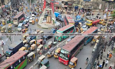 ভ্যাপসা গরমে ভয়াবহ যানজট