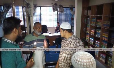 কালিবাজারে অগ্নিকাণ্ডে ক্ষতিগ্রস্তদের পাশে জামায়াত নেতারা