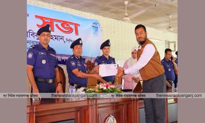ডাকাতির রহস্য উদঘাটন অস্ত্র-মাদক উদ্ধার ডিবির মফিজুল পুরস্কৃত
