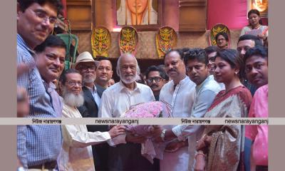 দুর্গাপূজা অন্যায়ের বিরুদ্ধে সত্য ও ন্যায় প্রতিষ্ঠার শিক্ষাও দেয়