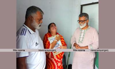 উৎসবের আমেজে রিয়া গোপের বাসায় বিষাদের ছায়া