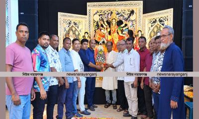 সিপিবির পূজা মণ্ডপ পরিদর্শন