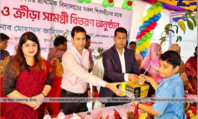 সুবিধাবঞ্চিত শিশুদের স্কুল জুতা চকলেট গাছের চারা উপহার দিলেন ডিসি