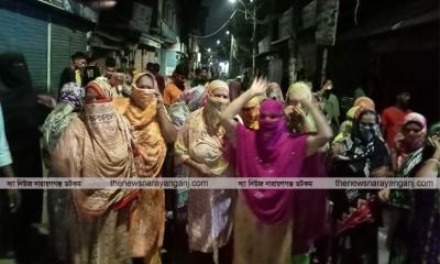 বন্দরে খুন, লাশ নিয়ে বিক্ষোভ মিছিল