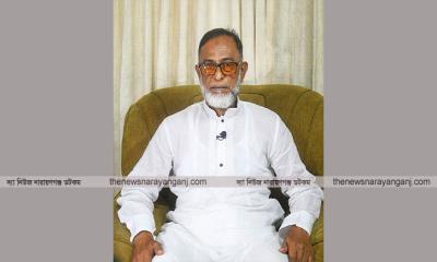 মুকুলের জামা কাপড় খুলে নিল বিক্ষুব্ধ জনতা
