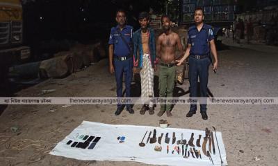 কালীরবাজারে যৌথ বাহিনীর অভিযানে অস্ত্র ও মাদকসহ আটক ২ 